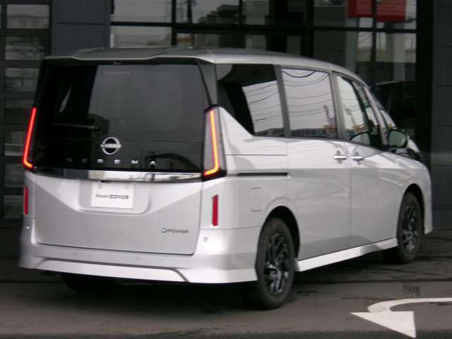 セレナ1.4 e-POWER ハイウェイスターV