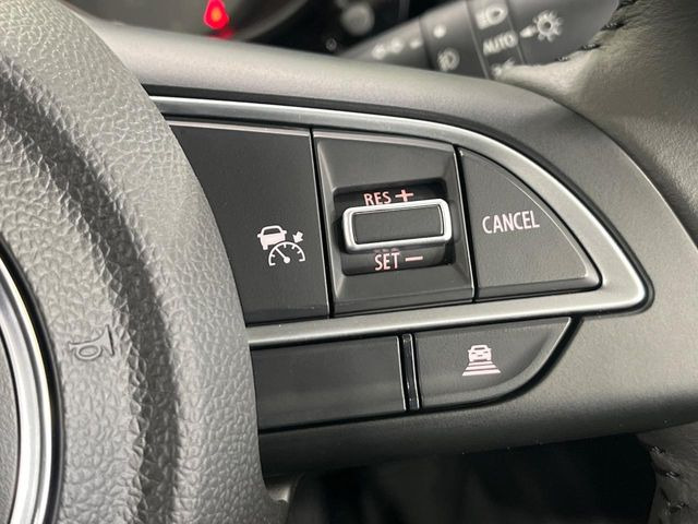 【アダプティブクルーズコントロール】高速道路での長距離走行が楽に!!自動で速度を保つクルーズコントロールが、衝突軽減システムと連携し、前方の車両を感知して車間を保つように速度調節してくれます!!
