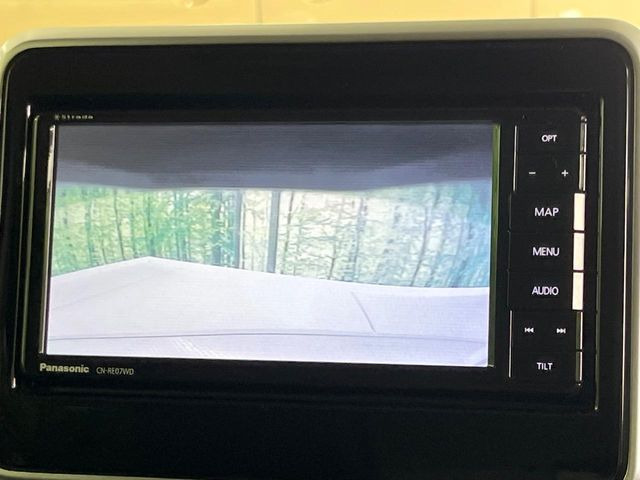 【バックカメラ】駐車時に後方がリアルタイム映像で確認できます。大型商業施設や立体駐車場での駐車時や、夜間のバック時に大活躍!運転スキルに関わらず、今や必須となった装備のひとつです!