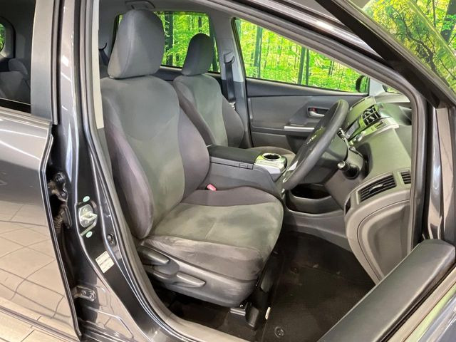 運転席シート廻りは使用感も少なく、良好な状態となっています。丁寧に使われていたことがよくわかりますね。