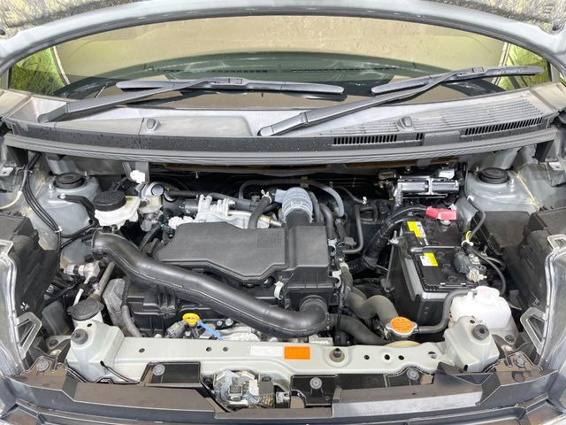 親切・丁寧な専門メカニックスタッフが応対!・車検・点検整備・事故等の修理などアフターサービスも安心。お車のカスタマイズもネクステージのサービススタッフまでご相談ください!