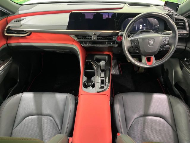 クラウンスポーツ2.5 RS E-Four 4WD