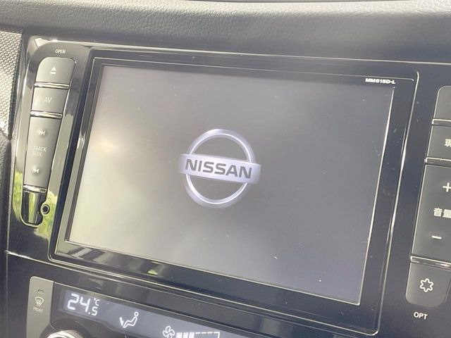 【純正8型ナビ】人気の純正ナビを装備。オーディオ機能も充実しており、Bluetooth接続すればお持ちのスマホやMP3プレイヤーの音楽を再生可能!毎日の運転がさらに楽しくなります!!