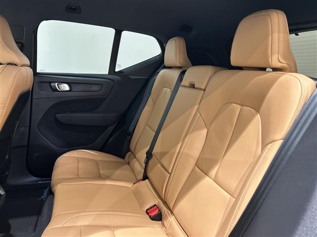 XC40B4 AWD インスクリプション 4WD