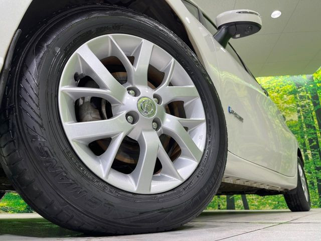 �y����15�C���`�A���~�z�C�[���z�O�ςɃ}�b�`���������A���~�z�C�[���𑕒����Ă���܂��B�e��ЊO�A���~�z�C�[����A�X�^�b�h���X�^�C�����戵�����Ă���܂��B���񂲑��k����������