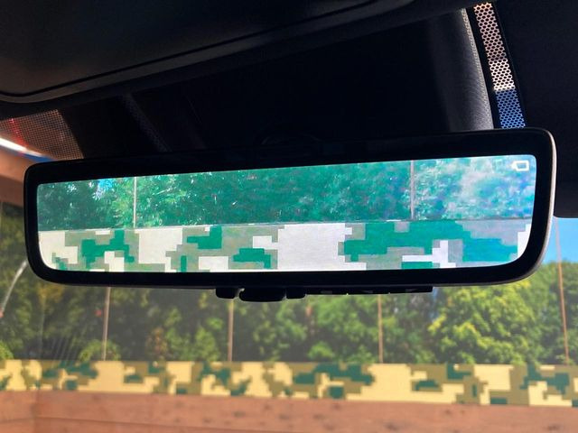 【デジタルインナーミラー】カメラが撮影した車両後方の映像をルームミラー内に表示。クリアな視界で状況の確認が可能です!※ドラレコ機能ご利用には別途SDカードをご用意いただく場合があります。