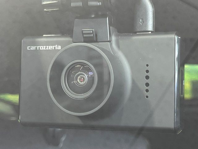【ドライブレコーダー】ドライブレコーダー装備!走行中はもちろん、あおり運転や事故に遭遇した際、映像で記録し、万一のリスクに備えます。※記録用SDカードはお客様ご自身でご準備いただく必要があります。