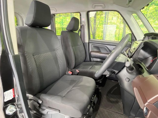 運転席シート廻りは使用感も少なく、良好な状態となっています。丁寧に使われていたことがよくわかりますね。