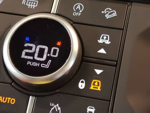 ディフェンダー110 X ダイナミック HSE 3.0L D300 ディーゼル 4WD