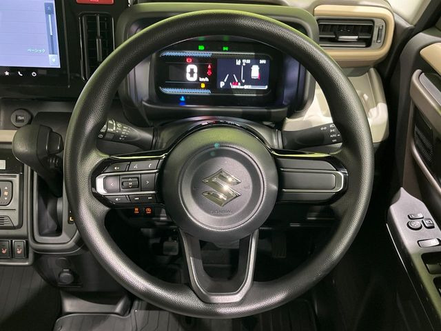 【ステアリングスイッチ】運転中、前方から目線をそらすことなく、オーディオ等の操作が可能な便利機能!安心&快適なドライブを演出してくれます♪