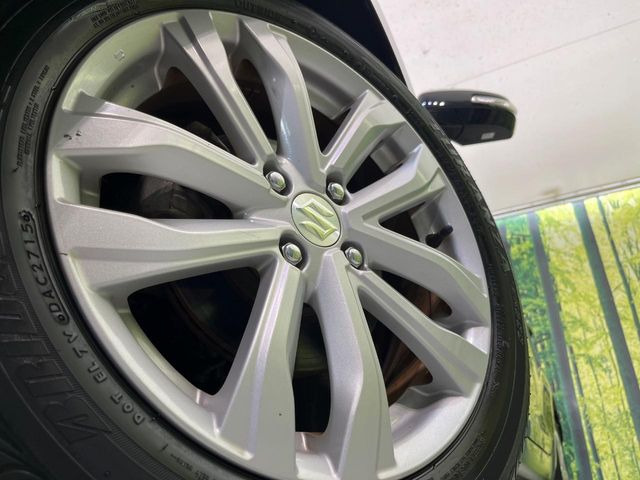 �y����16�C���`�A���~�z�C�[���z�O�ςɃ}�b�`���������A���~�z�C�[���𑕒����Ă���܂��B�e��ЊO�A���~�z�C�[����A�X�^�b�h���X�^�C�����戵�����Ă���܂��B���񂲑��k����������