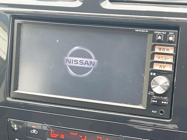 【純正ナビ】人気の純正ナビを装備。オーディオ機能も充実しており、Bluetooth接続すればお持ちのスマホやMP3プレイヤーの音楽を再生可能!毎日の運転がさらに楽しくなります!!