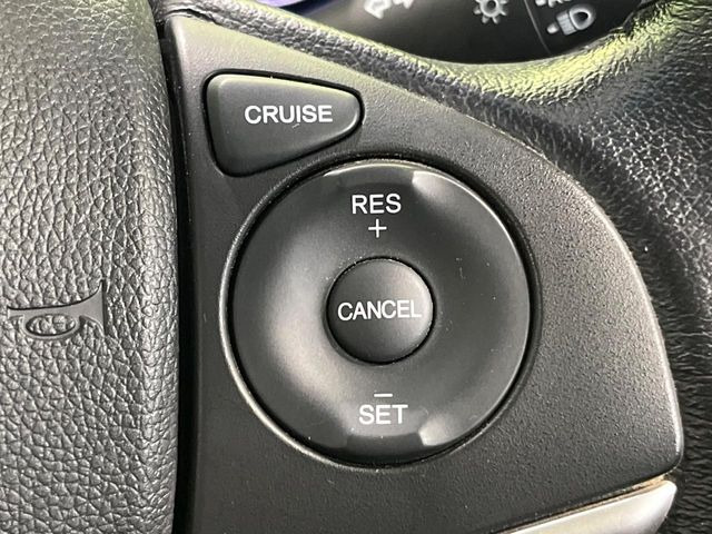 【クルーズコントロール】高速道路もラクラク走行。アクセルを離しても一定速度で走行ができ、長距離運転時の負担を軽減!加速・減速も簡単なスイッチ操作で調整できます。