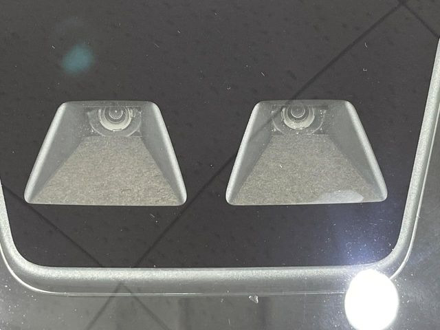 【ホンダセンシング】走行中に前方の車両等を認識し、衝突しそうな時は警報とブレーキで衝突回避と被害軽減をアシスト。より安全にドライブをお楽しみいただけます。