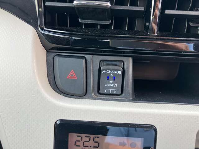 自社民間車検工場にて車検整備付き(60項目)!不良部品は全て交換調整いたします!整備料金いただきません!マツダオートザム技術大会全国優勝の実力を持つ整備士が心をこめて整備いたします!