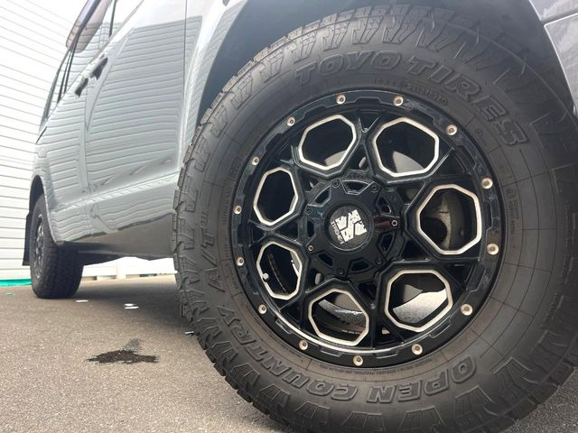 �y16�C���`�A���~�z�C�[���z�O�ςɃ}�b�`�����A���~�z�C�[���𑕒����Ă���܂��B�e��A���~�z�C�[����A�X�^�b�h���X�^�C�����戵�����Ă���܂��B���񂲑��k����������
