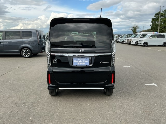 N-BOXカスタムL ターボ 4WD