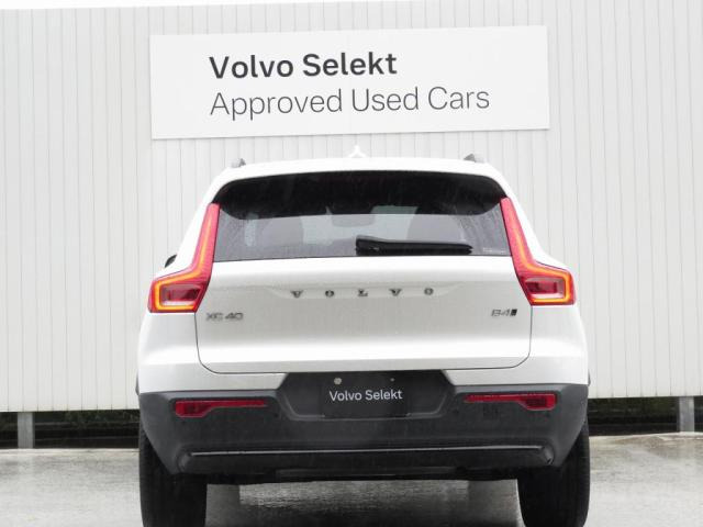 XC40ウルトラ B4 AWD ダークエディション 4WD