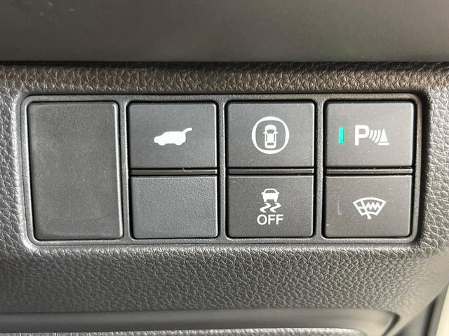 【パワーバックドア】スマートキーや運転席のボタンを押すだけでリアゲートが自動で開閉します!荷物を持っている時や、高い位置にあるバックドアを閉める際に便利な機能です♪