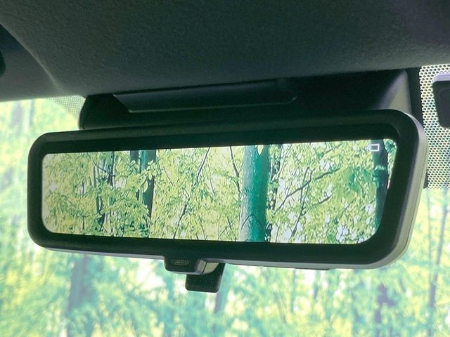【デジタルインナーミラー】後席の大きな荷物や同乗者で後方が確認しづらい時でも安心!カメラが撮影した車両後方の映像をルームミラー内に表示。クリアな視界で状況の確認が可能です!