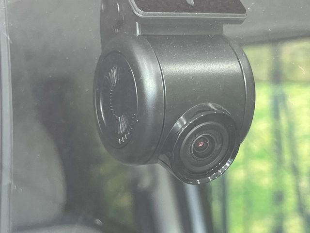 【ドライブレコーダー】ドライブレコーダー装備!走行中はもちろん、あおり運転や事故に遭遇した際、映像で記録し、万一のリスクに備えます。※記録用SDカードはお客様ご自身でご準備いただく必要があります。