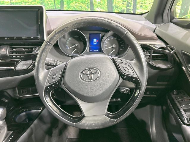 【レーダークルーズコントロール】高速道路での長距離走行が楽に!!自動で速度を保つクルーズコントロールが、衝突軽減システムと連携し、前方の車両を感知して車間を保つように速度調節してくれます!!