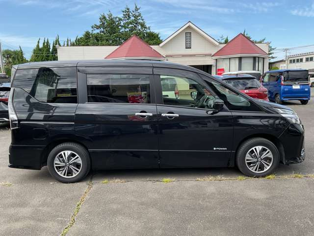 セレナ1.2 e-POWER ハイウェイスターV