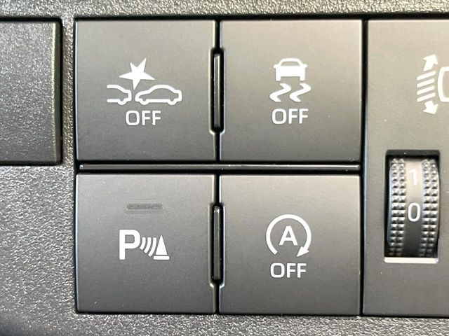 【クリアランスソナー】バンパーに付いたセンサーが障害物を検知!一定の距離に近づくとアラートで教えてくれます♪狭い駐車スペースや車庫入れ時も安心ですね☆