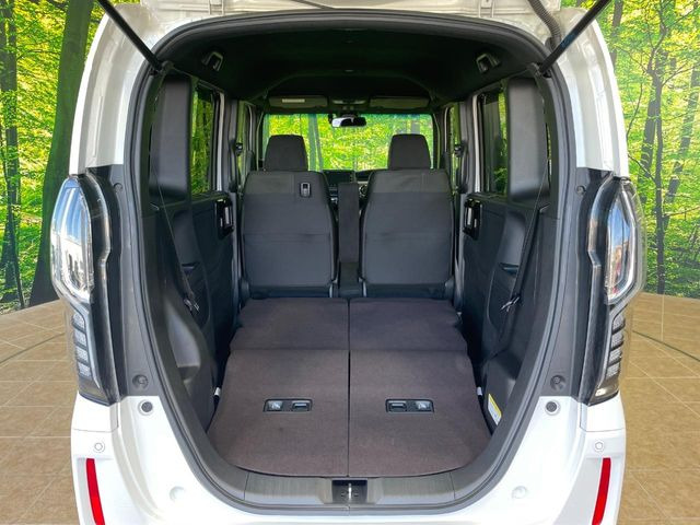 普段のお買い物や通勤、送迎等に十分な荷室スペースを確保しております。セカンドシートを倒すと、大きな荷物の積載も可能です♪