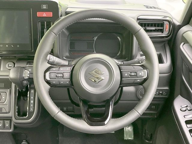 【純正革巻きステアリング】上質な革を使用することで、手にしっかり馴染みとても運転しやすいハンドルです♪