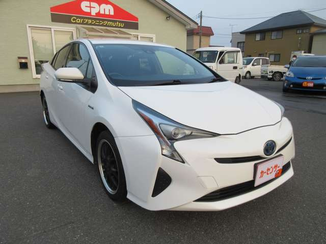 プリウス1.8 S E-Four 4WD