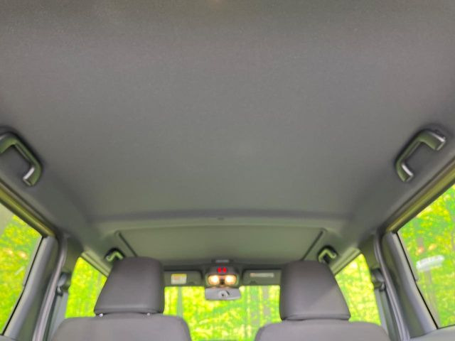 【ガラスルーフ】ガラスルーフ搭載で車内の解放感が一気にアップ!開放的なドライブをお楽しみいただけます。