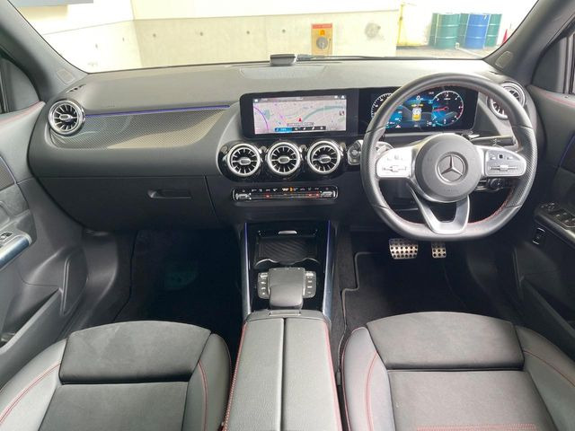 GLAクラスGLA200d 4マチック AMGライン 4WD