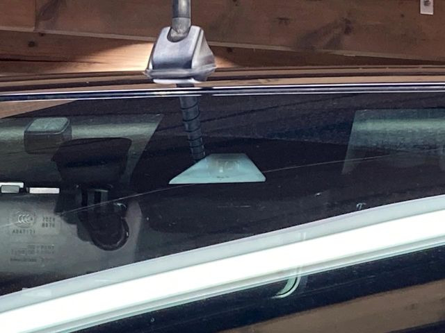 【トヨタセーフティセンス】走行中に前方の車両等を認識し、衝突しそうな時は警報とブレーキで衝突回避と被害軽減をアシスト。より安全にドライブをお楽しみいただけます。