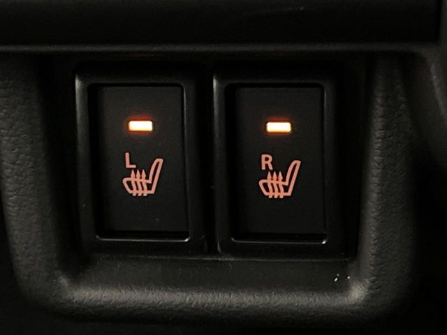 【シートヒーター】寒い日に重宝するシートヒーター!エアコンより早く温まってくれるので寒がりの人も安心ですね♪エアコンの温風は乾燥するから苦手、という方にもをおすすめです。