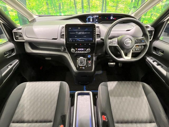 セレナ1.2 e-POWER ハイウェイスターV