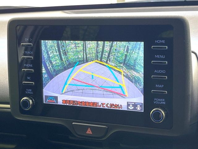 【バックカメラ】駐車時に後方がリアルタイム映像で確認できます。大型商業施設や立体駐車場での駐車時や、夜間のバック時に大活躍!運転スキルに関わらず、今や必須となった装備のひとつです!
