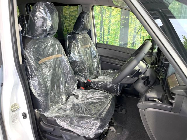 もちろん車内はキレイです♪よりクリーンな状態をキープしたいお客様には『ナノゾーンコート』がおすすめ!新型コロナウイルス対策や、除菌・消臭に効果を発揮し多くの方にご好評いただいております。