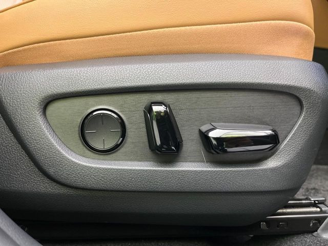 【パワーシート】スイッチ一つで簡単にシートの微調整が可能!電動だから力もいりません!快適なシートポジションにセットして、快適なドライブをお楽しみください。