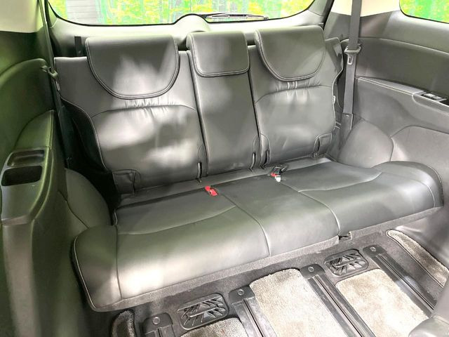 3列目シートはもちろん状態良好☆大人でもゆったりと座って頂けますので、大人数でのお出かけもラクラクです♪ご家族で、気の知れた仲間で、ドライブに行くのが楽しみですね♪