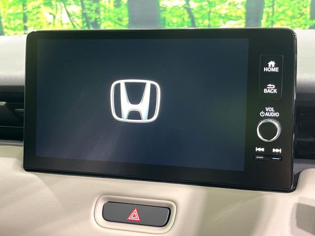 【純正9型ナビ】人気の純正ナビを装備。オーディオ機能も充実しており、Bluetooth接続すればお持ちのスマホやMP3プレイヤーの音楽を再生可能!毎日の運転がさらに楽しくなります!!