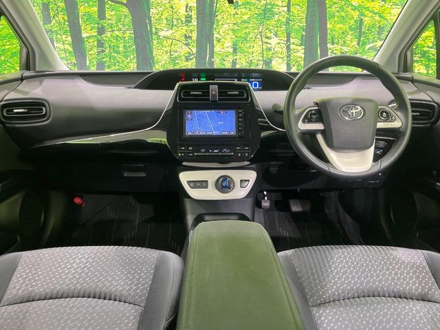 プリウス1.8 S