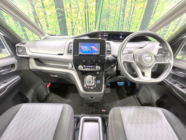 セレナ1.2 e-POWER ハイウェイスターV
