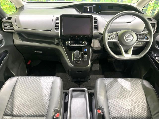 セレナ1.2 e-POWER ハイウェイスターV