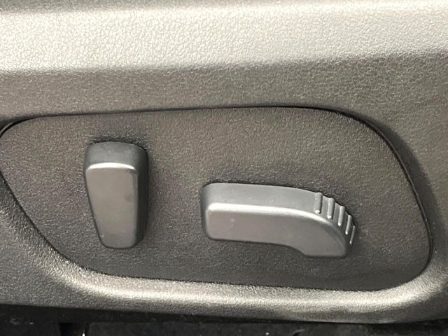 【パワーシート】スイッチ一つで簡単にシートの微調整が可能!電動だから力もいりません!快適なシートポジションにセットして、快適なドライブをお楽しみください。