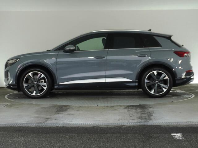 Q4 e-tron40 Sライン