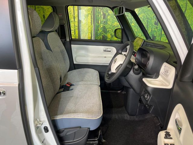 運転席シート廻りは使用感も少なく、良好な状態となっています。丁寧に使われていたことがよくわかりますね。