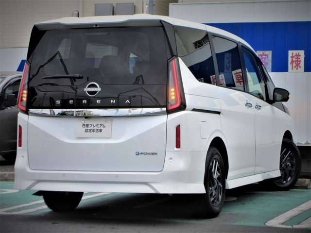 セレナ1.4 e-POWER ハイウェイスターV