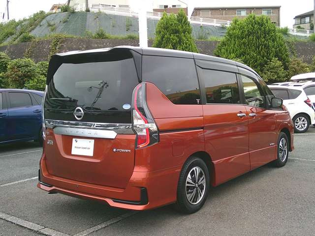 セレナ1.2 e-POWER ハイウェイスターV
