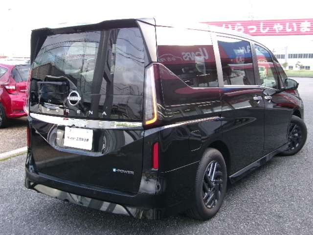 セレナ1.4 e-POWER ハイウェイスターV